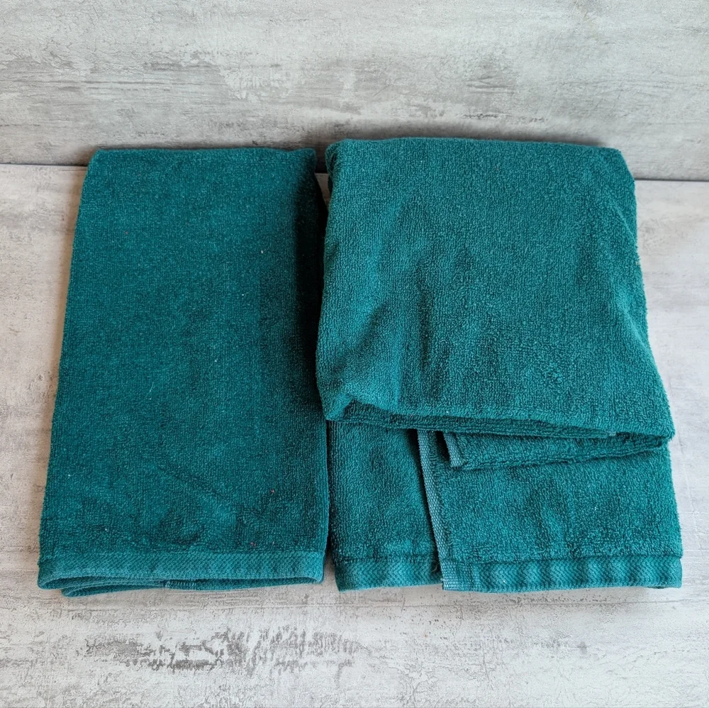 Set of Vintage Embroidered Christmas Towels Hand Towels Kitchen Towels Red Green